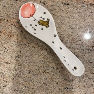 Classic Winnie the Pooh SpoonRest with Red Balloon